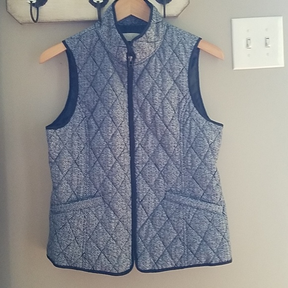 Talbots Jackets & Blazers - 🐦5/$15 Talbots Navy Herringbone Quilted Vest